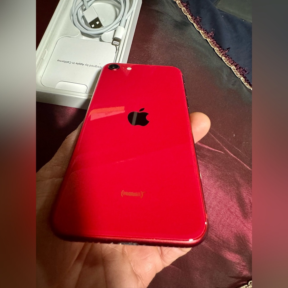 iPhone SE( 2020, 2nd Gen) RED 64G